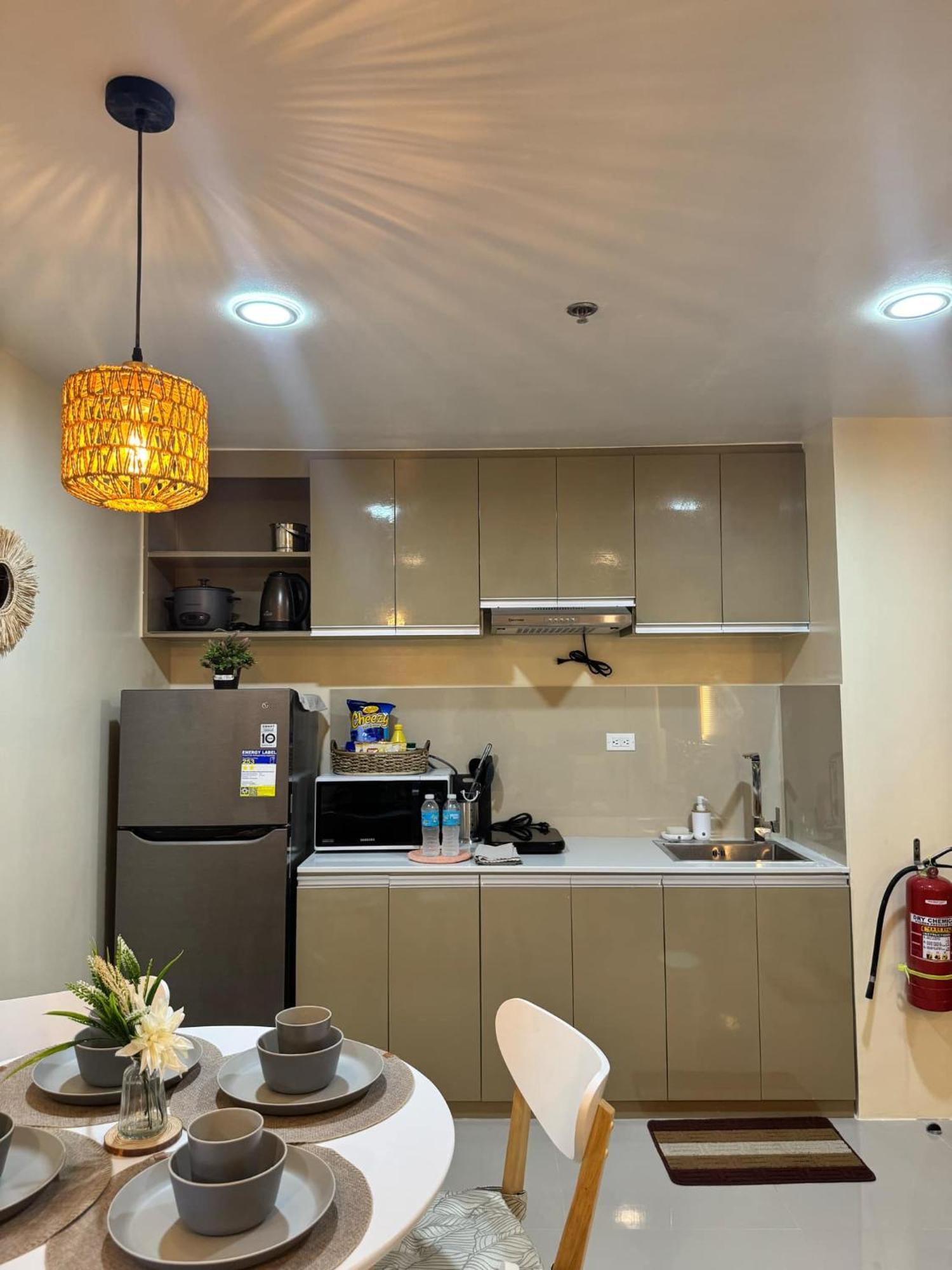 Condo 801 Bernwood Tower 伊洛伊洛 外观 照片
